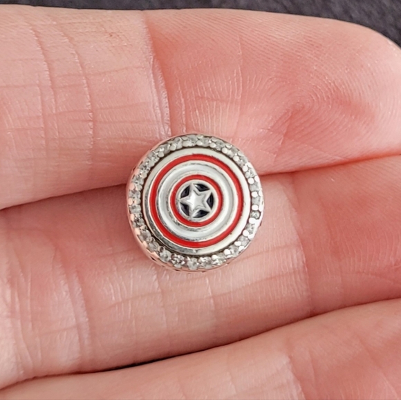 Marvel Comics Captain America's shield charm 925 silver clear rhinestones New - Picture 2 of 4